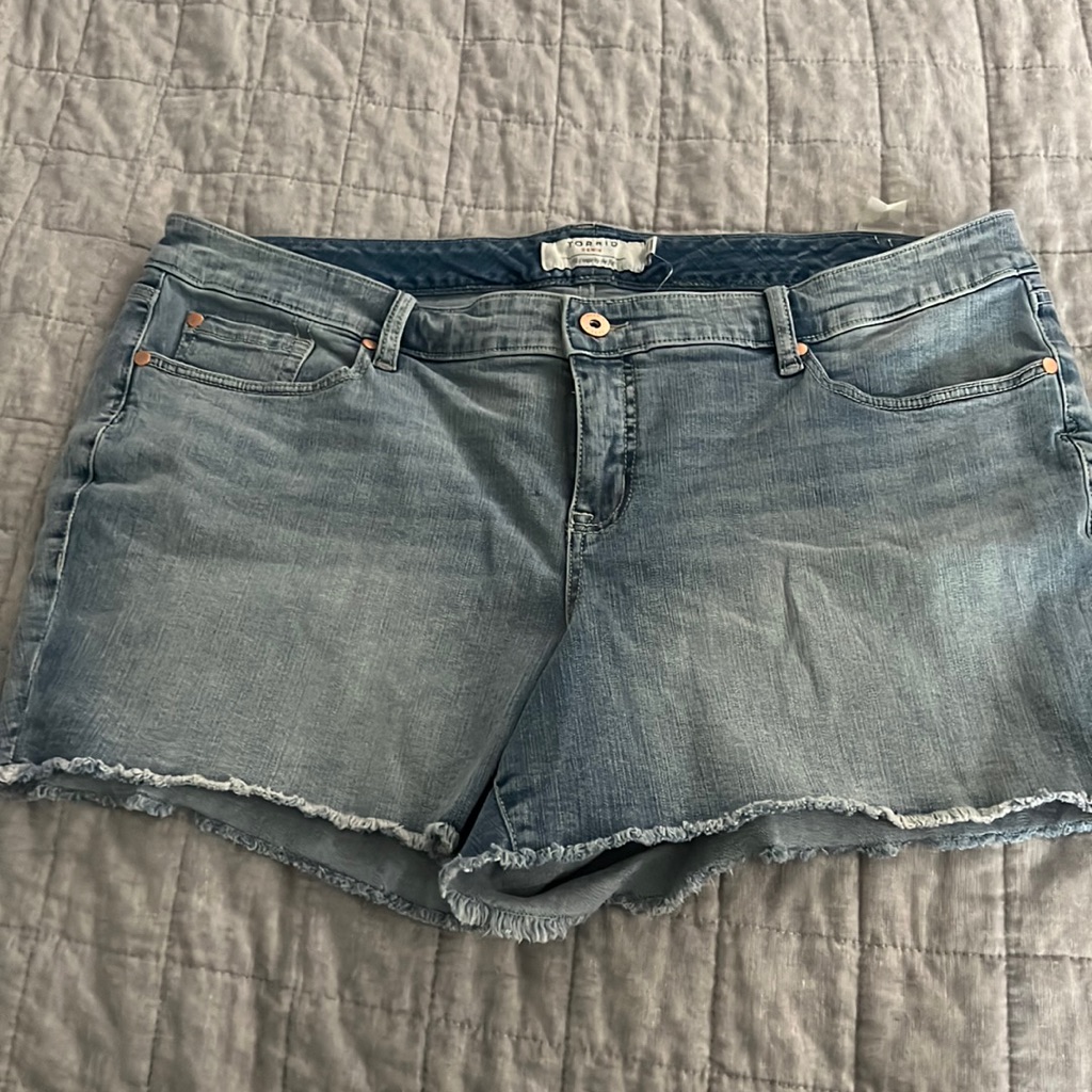 Brand New Torrid Size 22 Jean Shorts